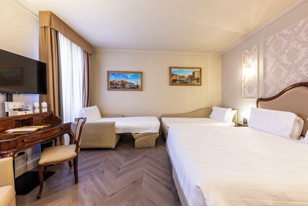 Colombina Hotel — Hotel rooms in Venice, Veneto