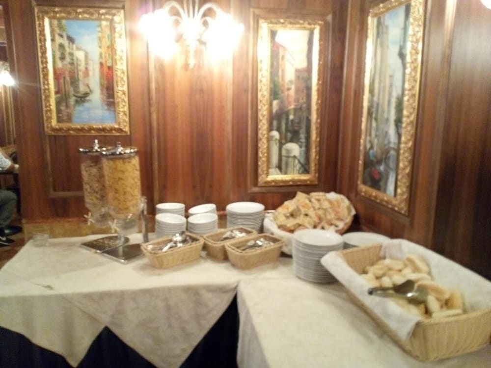 Hotel Diana — Restaurant & bars in Venice, Veneto