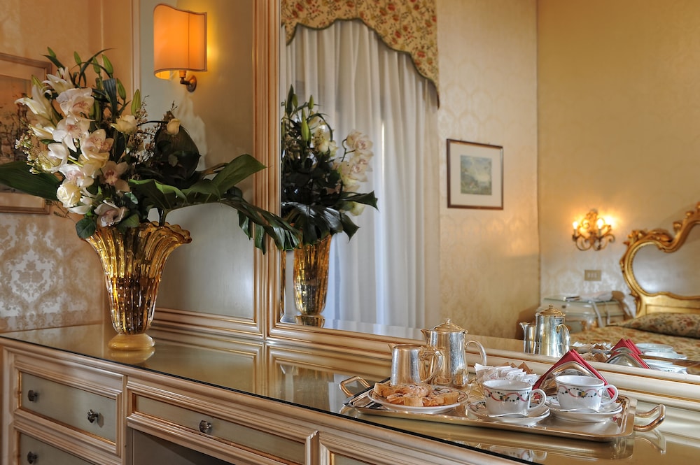 Hotel Concordia — Hotel rooms in Venice, Veneto