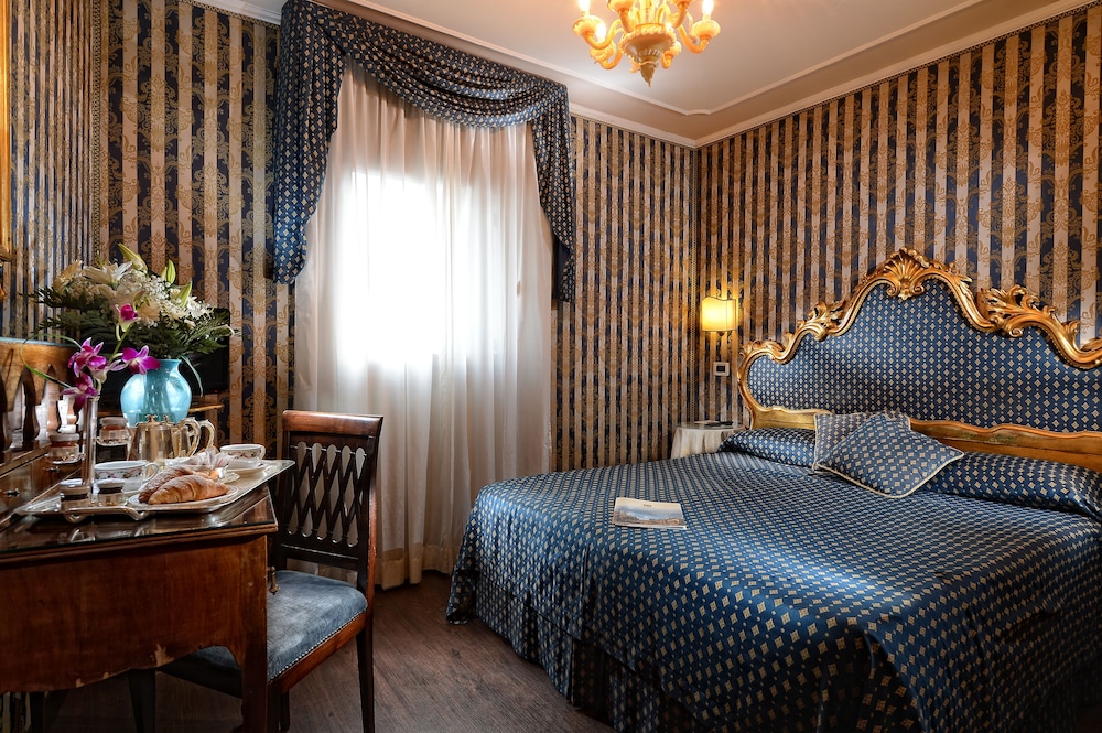 Hotel Concordia — Hotel rooms in Venice, Veneto