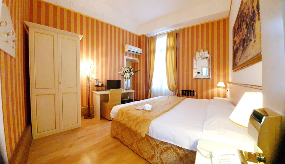 Corte dei Greci — Hotel rooms in Venice, Veneto
