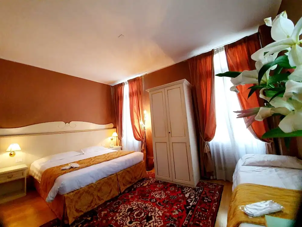 Corte dei Greci — Hotel rooms in Venice, Veneto