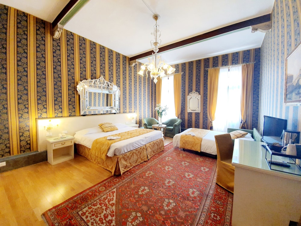 Corte dei Greci — Hotel rooms in Venice, Veneto