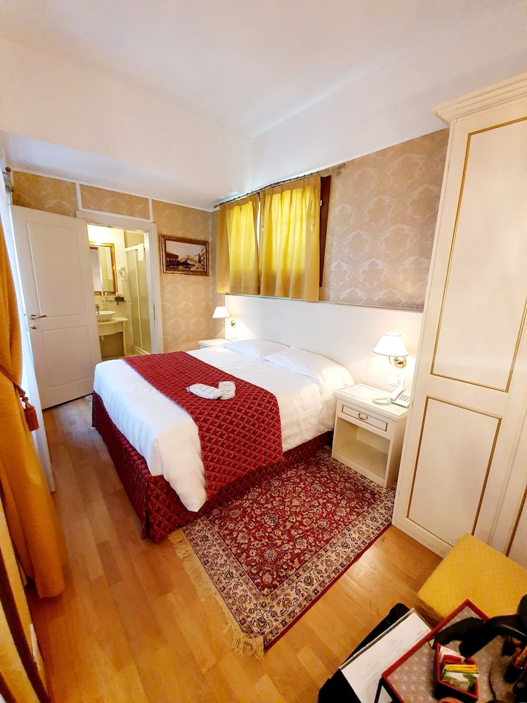 Corte dei Greci — Hotel rooms in Venice, Veneto