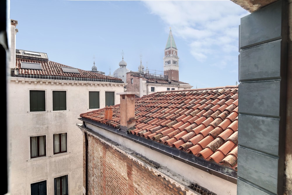 Hotel Dona Palace — Attractions in the area in Venice, Veneto