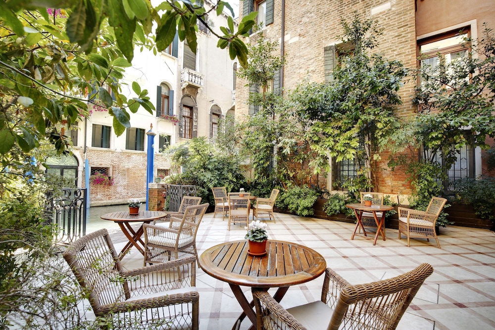 Hotel Dona Palace — Restaurant & bars in Venice, Veneto
