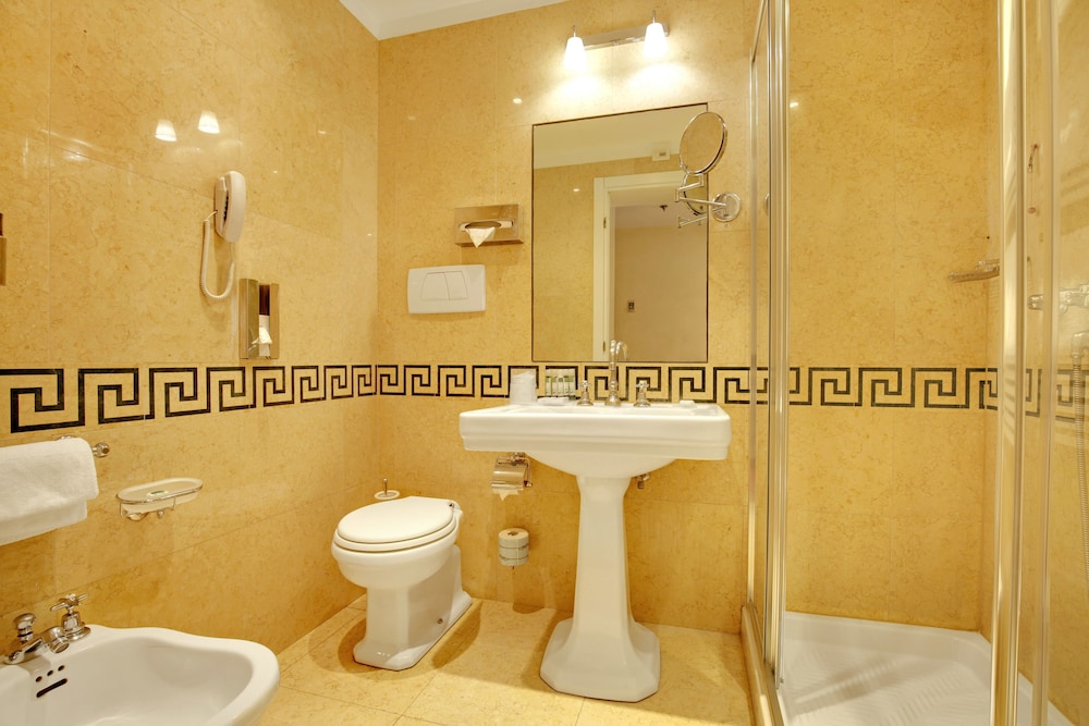 Hotel Dona Palace — Hotel rooms in Venice, Veneto