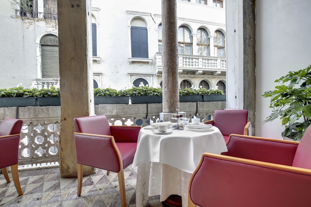 Hotel Dona Palace — Restaurant & bars in Venice, Veneto
