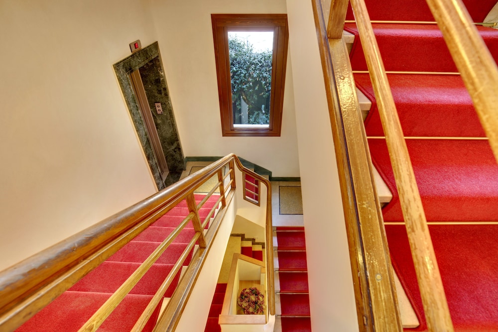 Hotel Dona Palace — Hotel building in Venice, Veneto