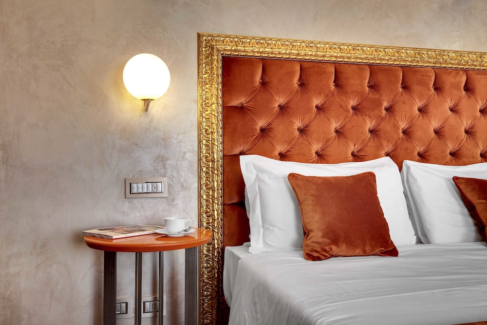 Hotel Dona Palace — Hotel rooms in Venice, Veneto