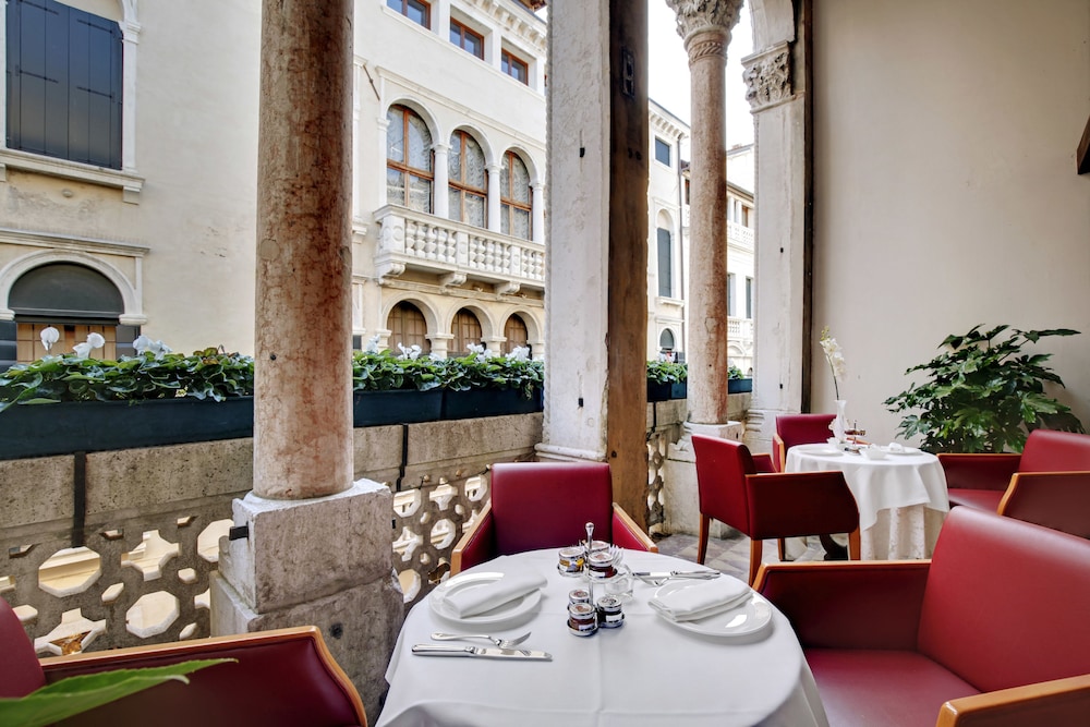 Hotel Dona Palace — Restaurant & bars in Venice, Veneto