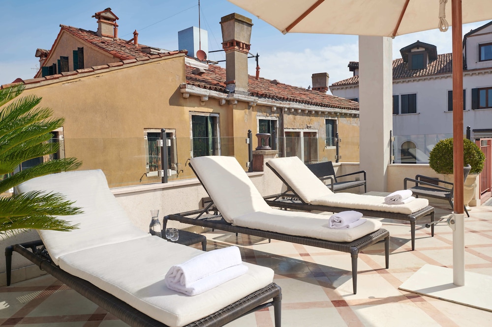 Hotel Dona Palace — Main photo in Venice, Veneto