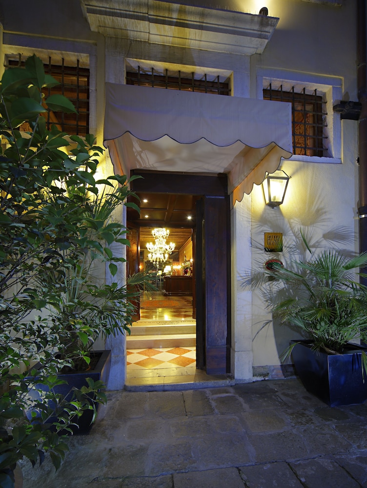 Duodo Palace Hotel — Hotel building in Venice, Veneto