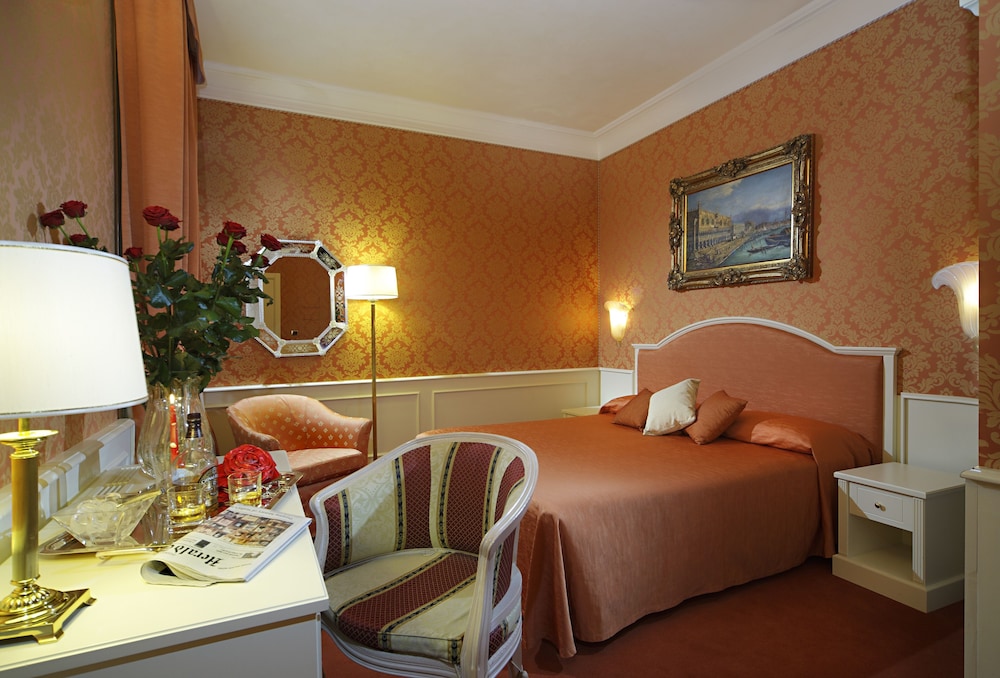 Duodo Palace Hotel — Hotel rooms in Venice, Veneto