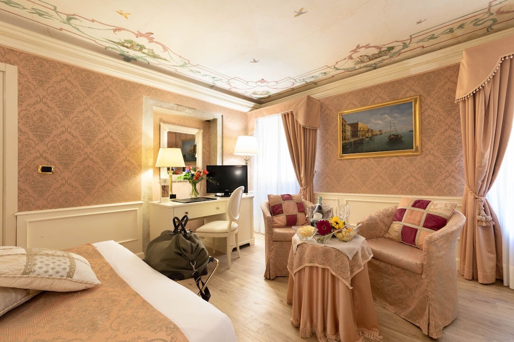 Duodo Palace Hotel — Hotel rooms in Venice, Veneto