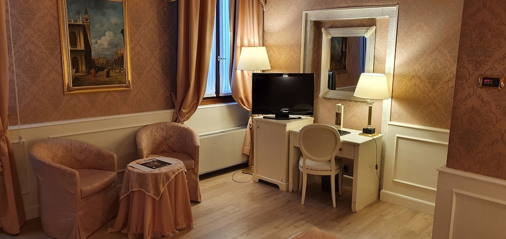 Duodo Palace Hotel — Hotel rooms in Venice, Veneto