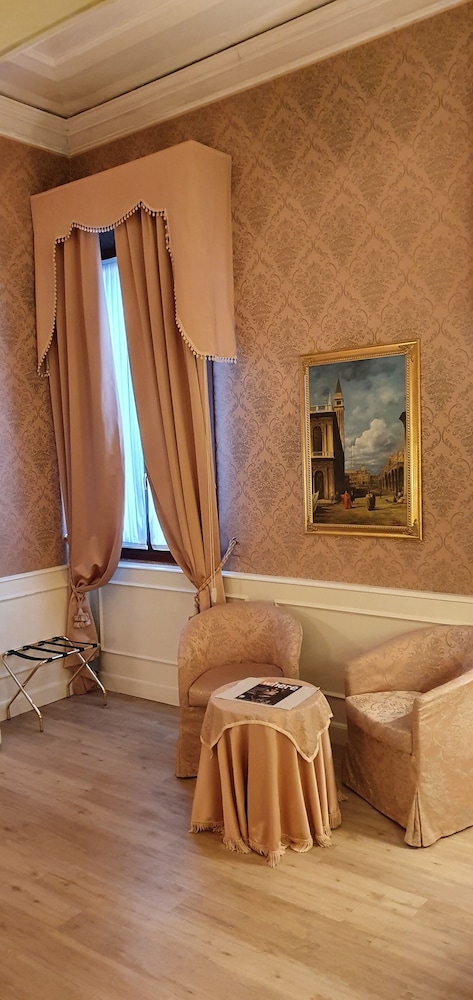 Duodo Palace Hotel — Hotel rooms in Venice, Veneto