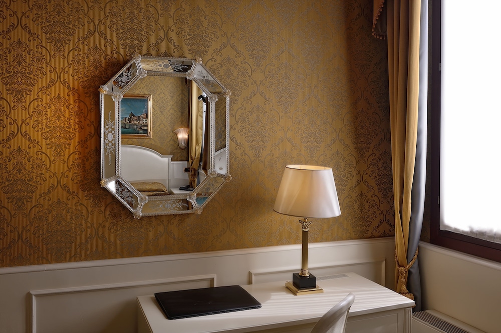 Duodo Palace Hotel — Hotel rooms in Venice, Veneto