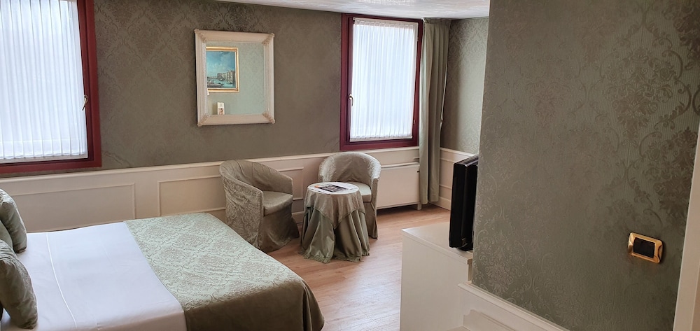 Duodo Palace Hotel — Hotel rooms in Venice, Veneto