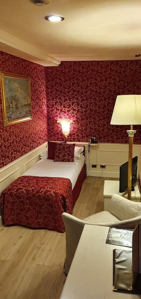 Duodo Palace Hotel — Hotel rooms in Venice, Veneto