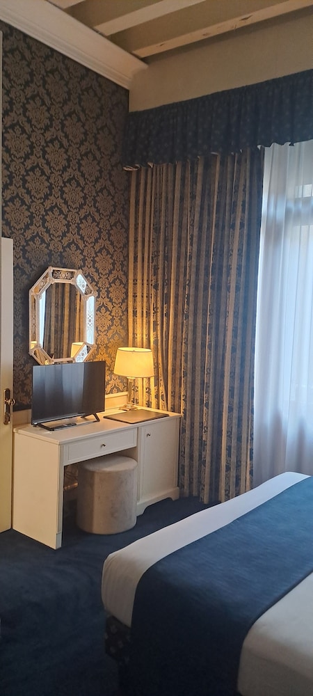 Duodo Palace Hotel — Hotel rooms in Venice, Veneto