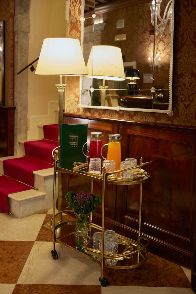 Duodo Palace Hotel — Hotel building in Venice, Veneto