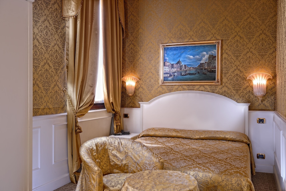 Duodo Palace Hotel — Hotel rooms in Venice, Veneto