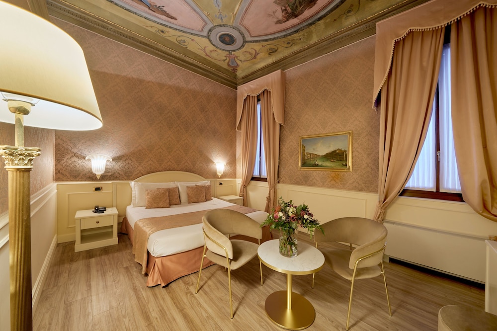 Duodo Palace Hotel — Hotel rooms in Venice, Veneto