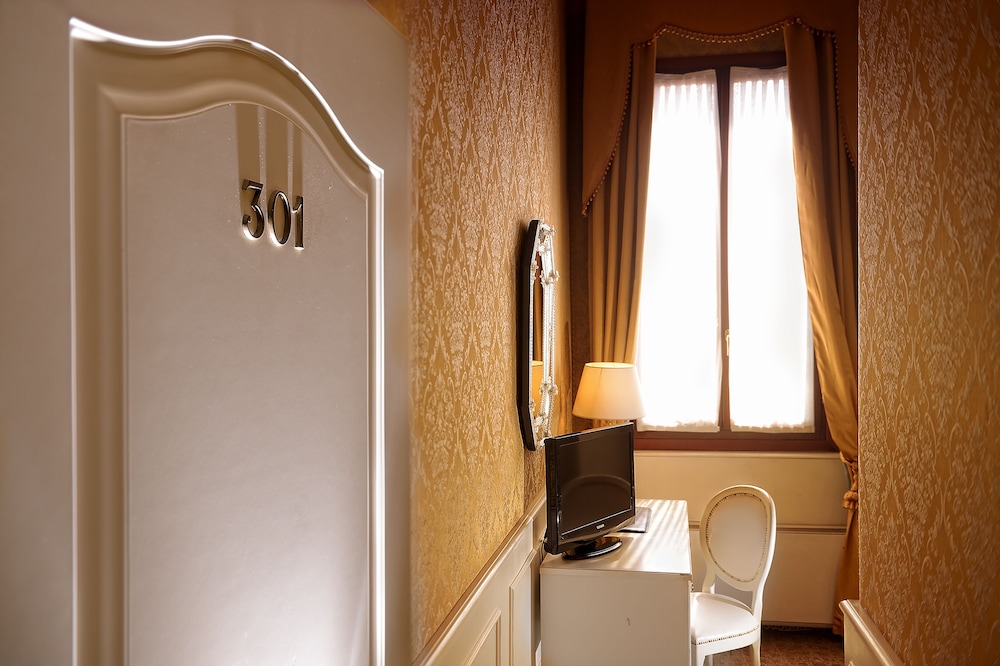 Duodo Palace Hotel — Hotel rooms in Venice, Veneto