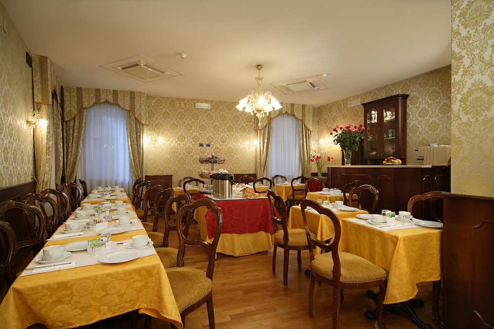 Hotel Gorizia A La Valigia — Restaurant & bars in Venice, Veneto