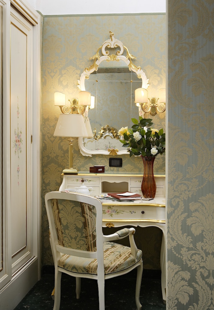 Hotel Gorizia A La Valigia — Hotel rooms in Venice, Veneto