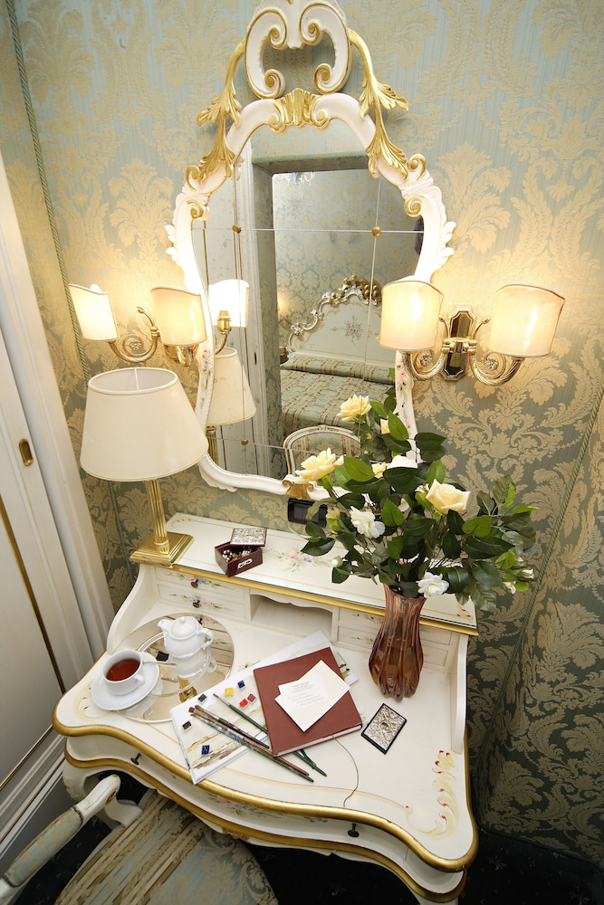 Hotel Gorizia A La Valigia — Hotel rooms in Venice, Veneto