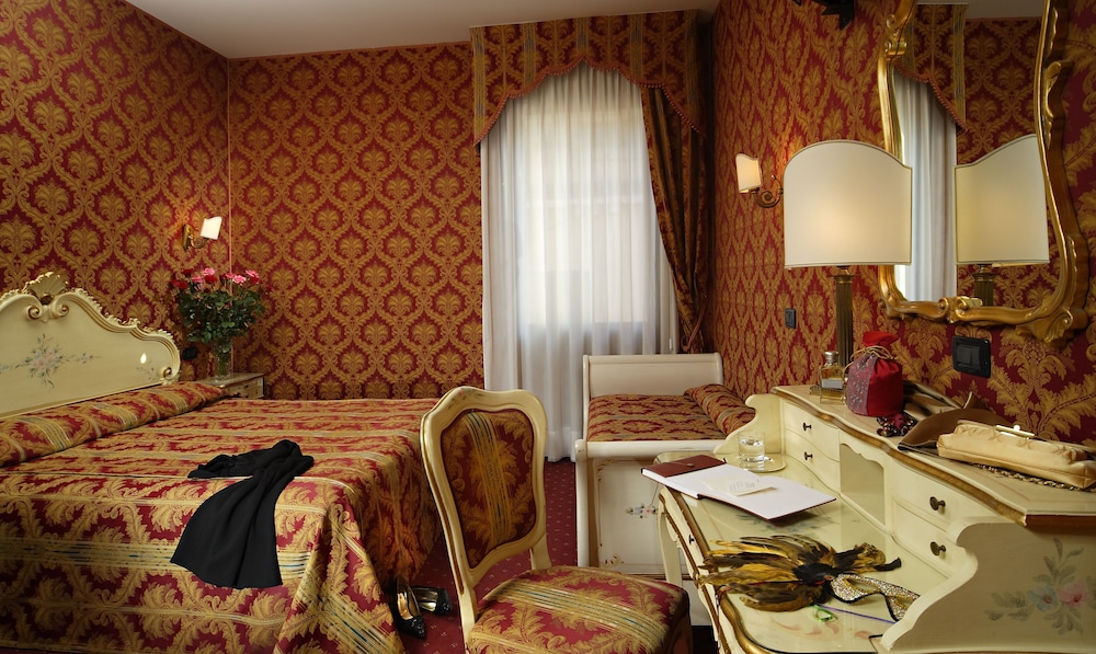 Hotel Gorizia A La Valigia — Hotel rooms in Venice, Veneto