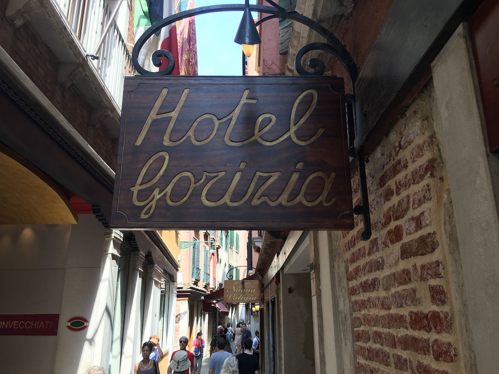 Hotel Gorizia A La Valigia — Hotel building in Venice, Veneto