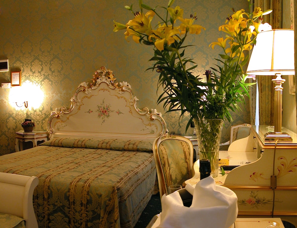 Hotel Gorizia A La Valigia — Hotel rooms in Venice, Veneto