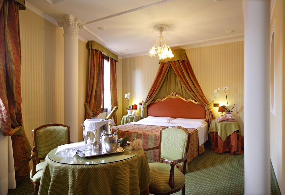 Kette Hotel — Hotel rooms in Venice, Veneto