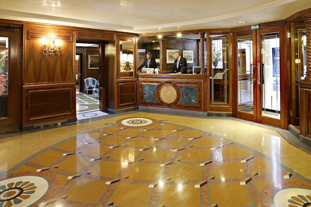 Kette Hotel — Hotel building in Venice, Veneto