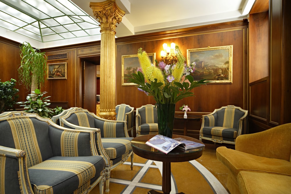 Kette Hotel — Hotel building in Venice, Veneto