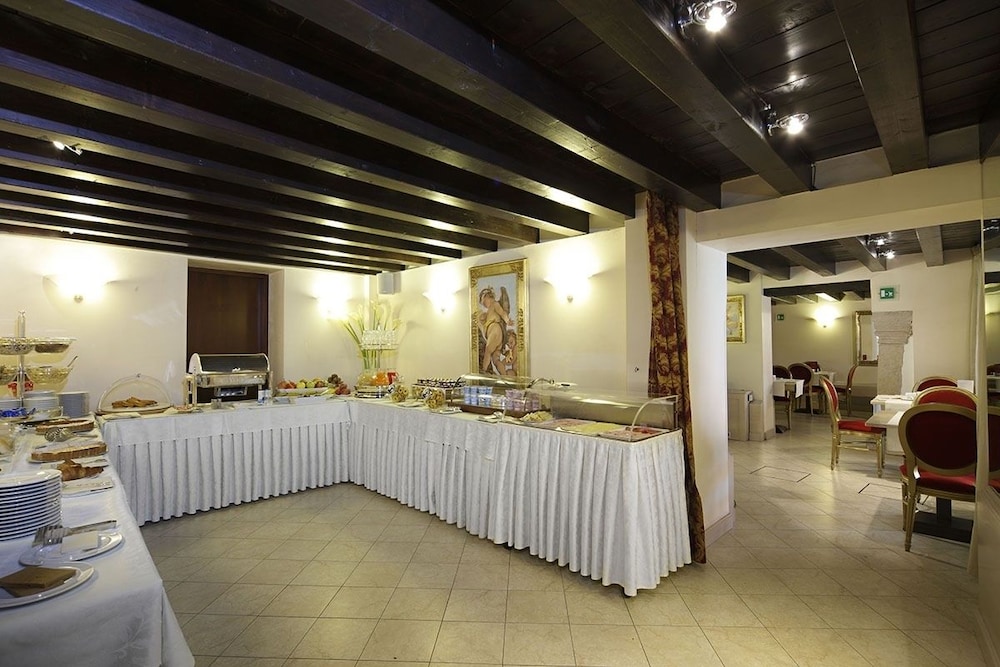 Liassidi Palace Hotel — Restaurant & bars in Venice, Veneto