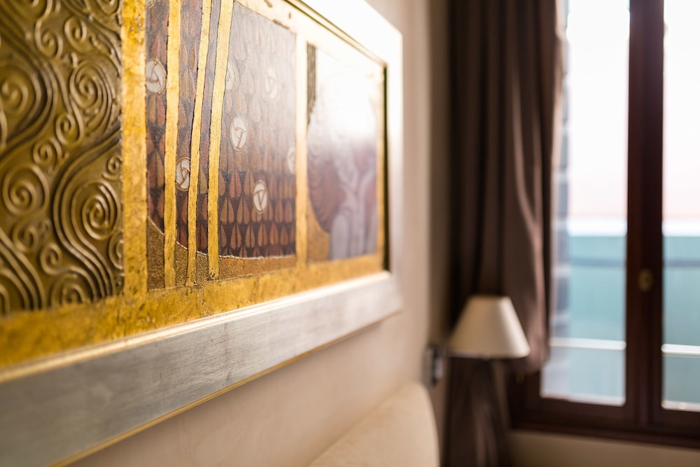 Liassidi Palace Hotel — Hotel rooms in Venice, Veneto