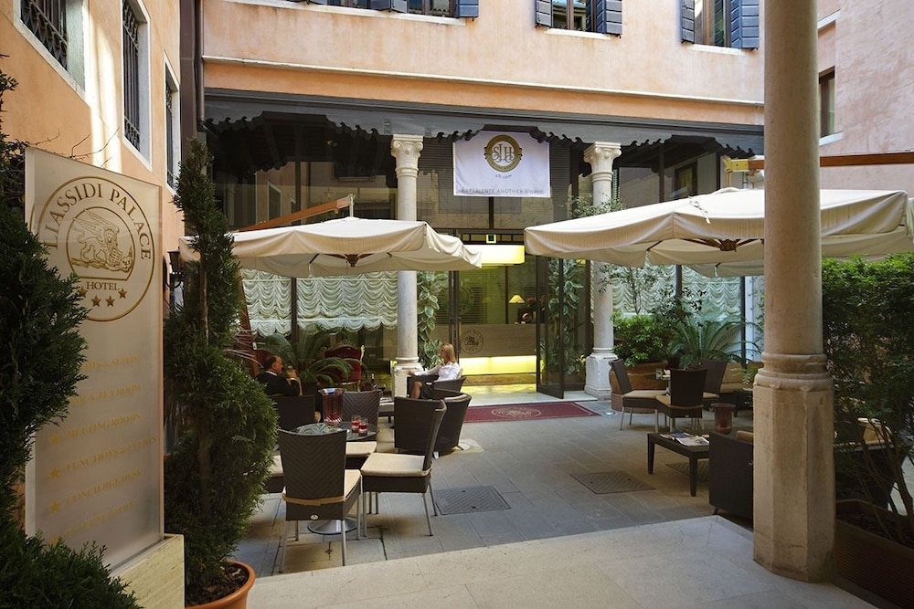 Liassidi Palace Hotel - zdjęcie 2