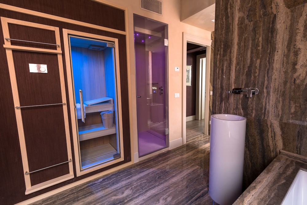 Liassidi Palace Hotel — Spa in Venice, Veneto