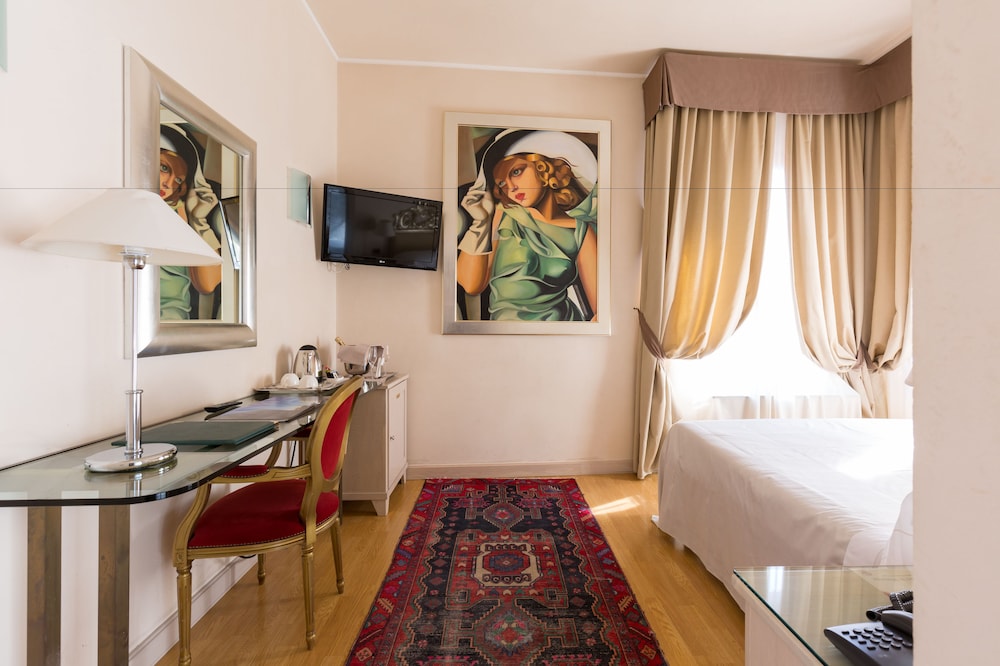 Liassidi Palace Hotel — Hotel rooms in Venice, Veneto