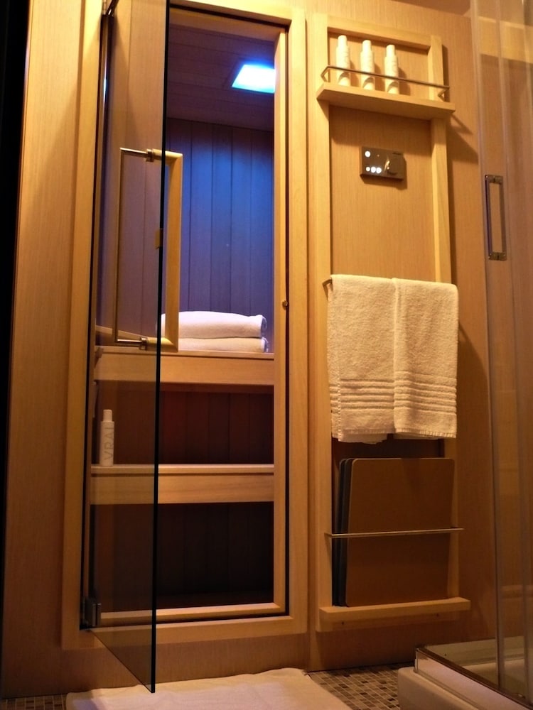 Liassidi Palace Hotel — Hotel rooms in Venice, Veneto