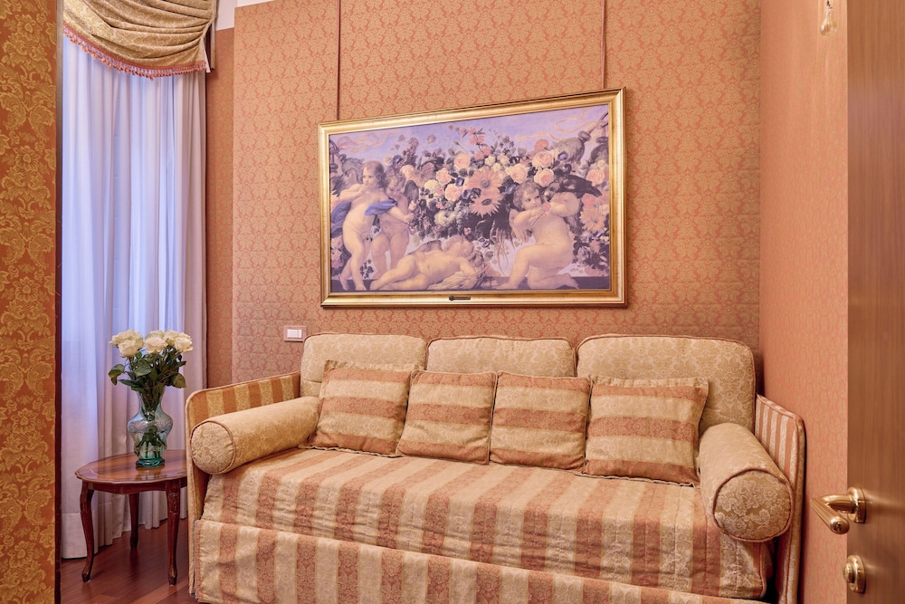 Hotel Locanda Vivaldi — Hotel rooms in Venice, Veneto