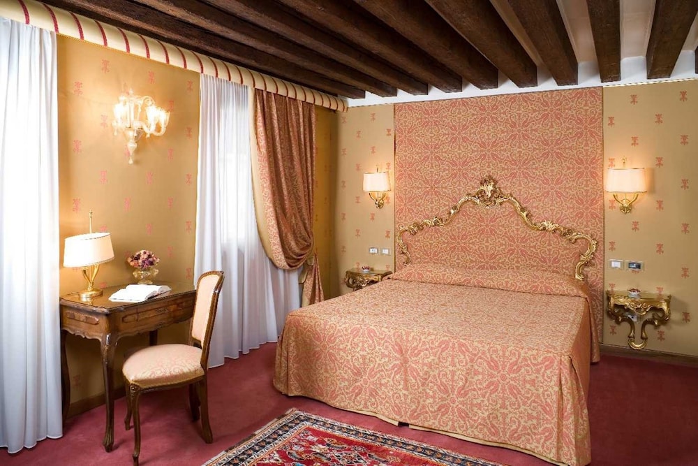 Hotel Locanda Vivaldi — Hotel rooms in Venice, Veneto