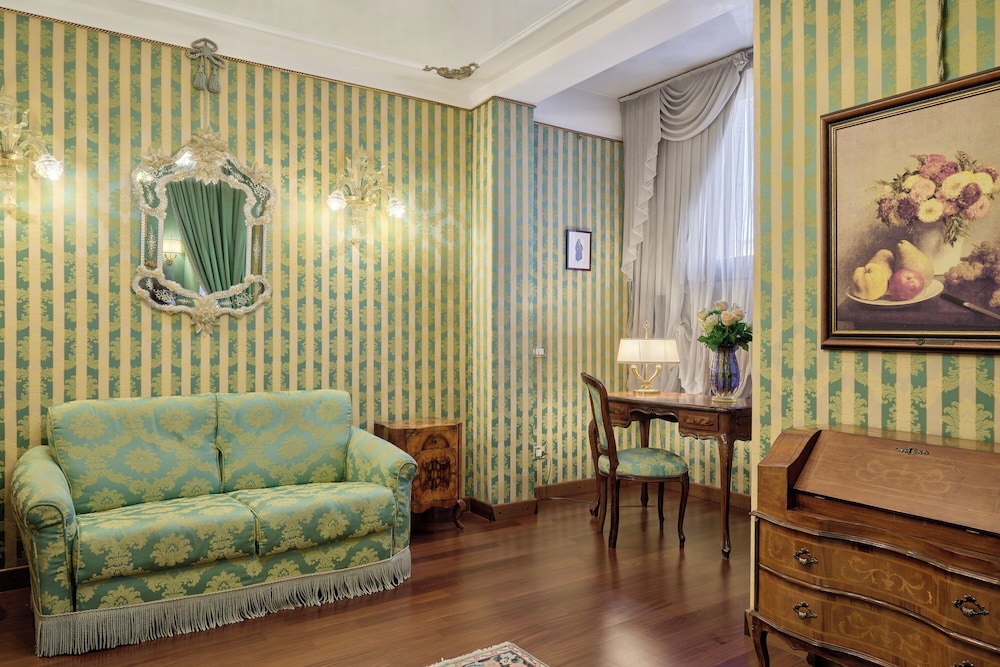 Hotel Locanda Vivaldi — Hotel rooms in Venice, Veneto