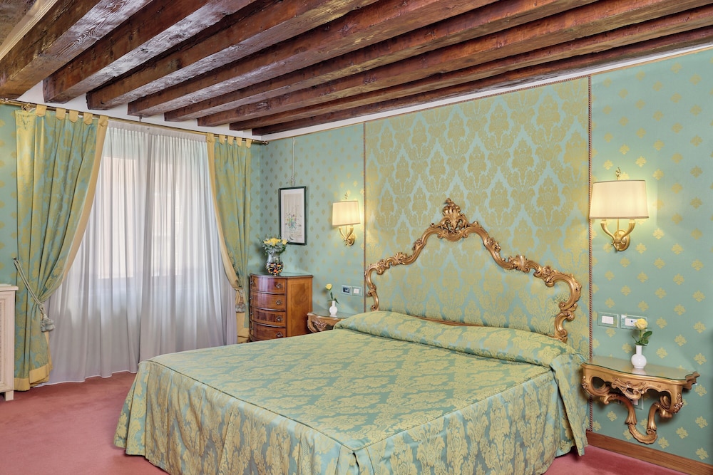 Hotel Locanda Vivaldi — Hotel rooms in Venice, Veneto