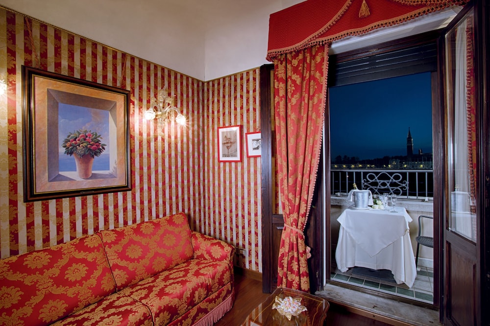 Hotel Locanda Vivaldi — Hotel rooms in Venice, Veneto