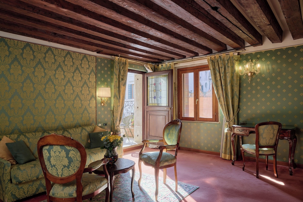 Hotel Locanda Vivaldi — Hotel rooms in Venice, Veneto